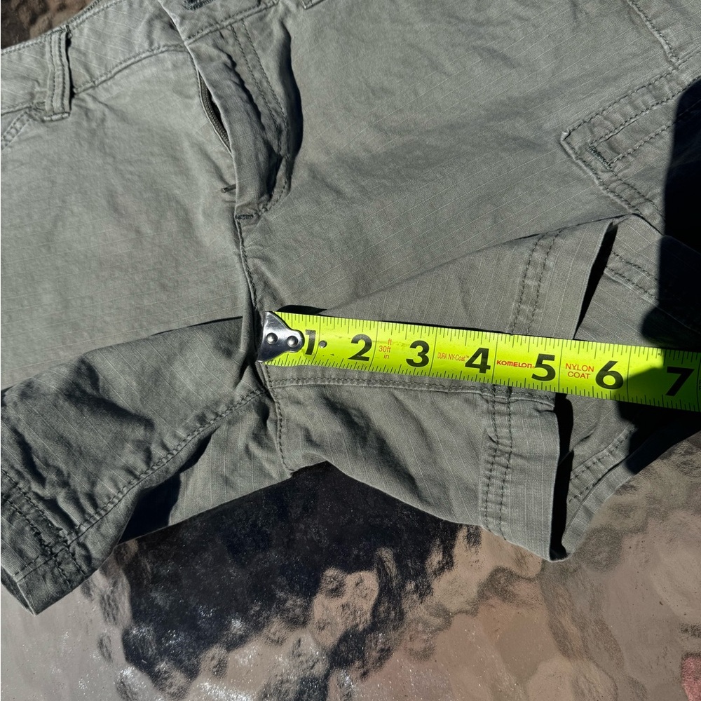 Eddie Bauer Olive Green Women's Cargo Shorts - Picture 5 of 9